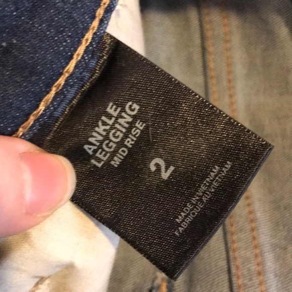 3/$15 Express Mid Rise Rose Jeans Size 2 - Picture 5 of 5